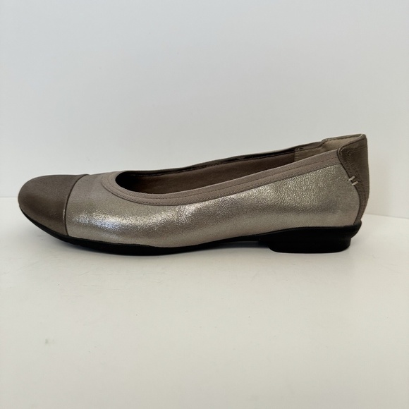 Clarks Women's Sara Orchid Flats Sz 8 Cap Toe Slip On Shoe Antique Silver - Picture 6 of 12